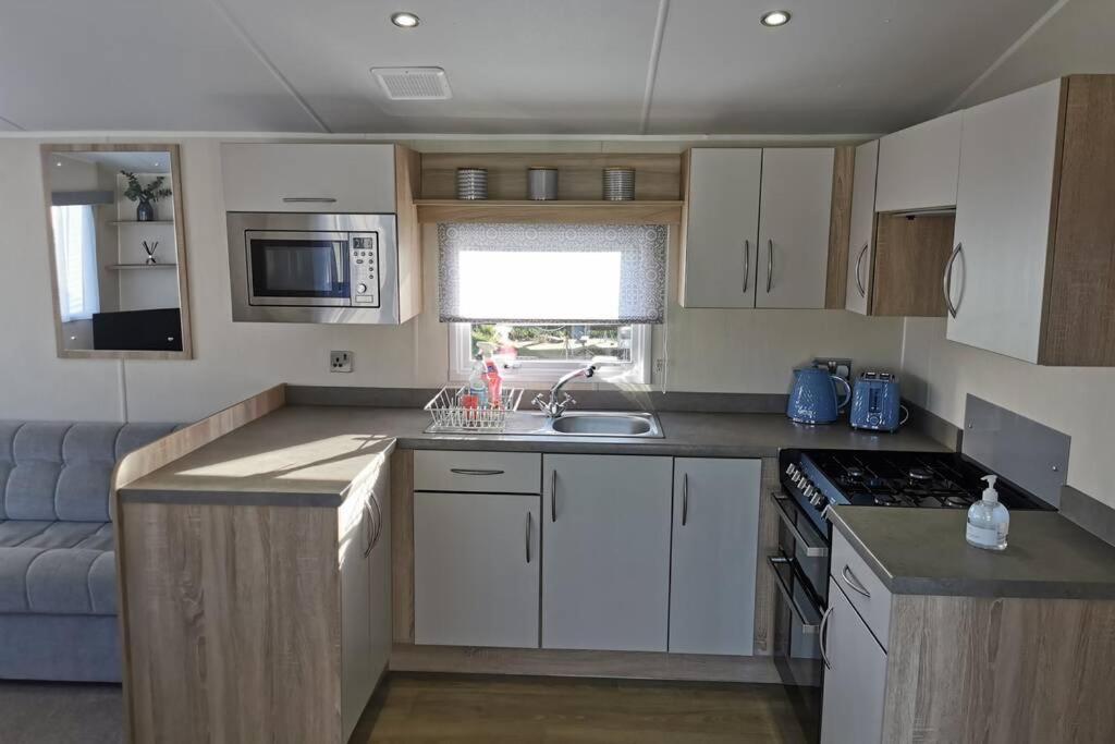 8 Sleep Chalet At Newquay Away Resorts Nb160 Exterior photo